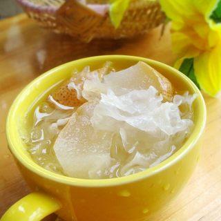 冰糖雪耳炖雪梨