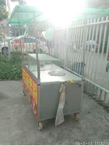 带转向功能,有遮雨棚,可放置,煤炉,液化气灶,多功能餐车,镀锌管焊制