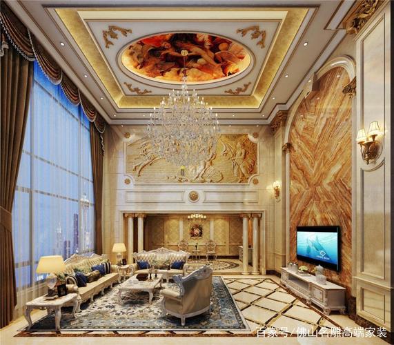 客厅吊顶,宫廷奢华风格,显得大气磅礴,配合软装,显示出主人超一流的