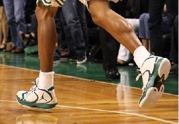 为何nba球员那么壮,小腿还这么细长?麦迪最完美,一人比乔丹强