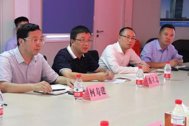 市人力社保局局长许世斌,玉环市委常委,常务副市长柯寿建等陪同调研.
