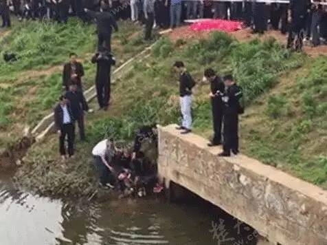 黄石开发区公安局民警迅速出警,封锁现场