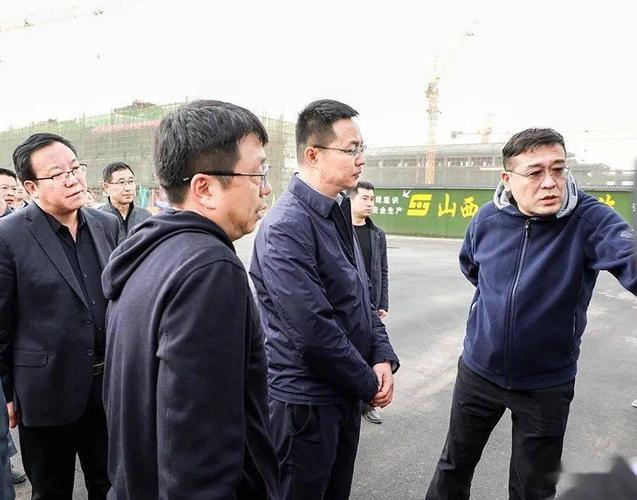 李轩在太(金)谷中学新建项目现场办公