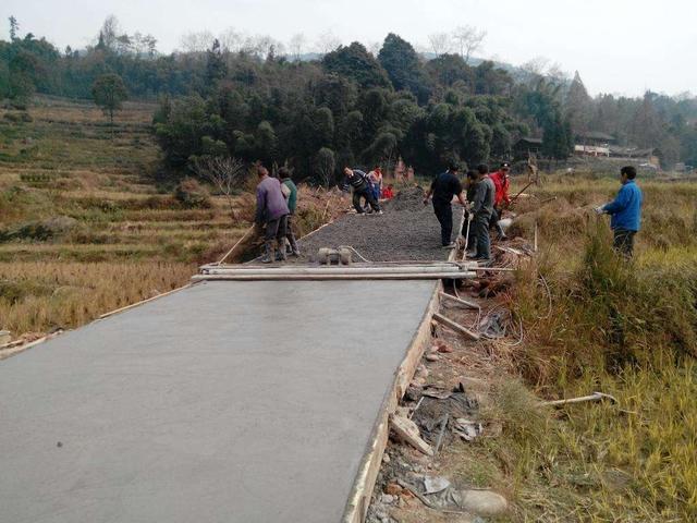 现在农村修路农民到底要不要交钱?这回终于有答案了!