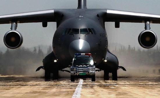 中国运-20战略运输机