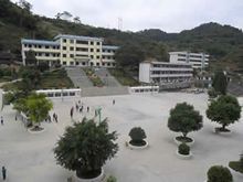 2007年秋,富宁县第三中学与者桑乡中心学校进行合并办学,实行一套班子