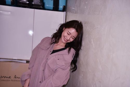 权娜拉 