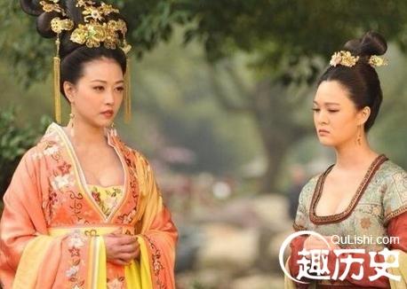 当时宋仁宗得了咽喉炎,经常咳嗽,刘娥就下令,让宋仁宗身边负责饮食的