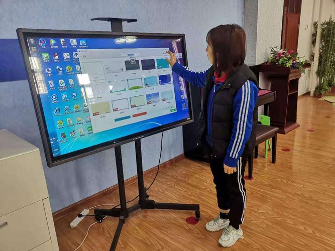 助力智慧教学---兴庆区掌政第二幼儿园开展希沃白板的使用方法培训