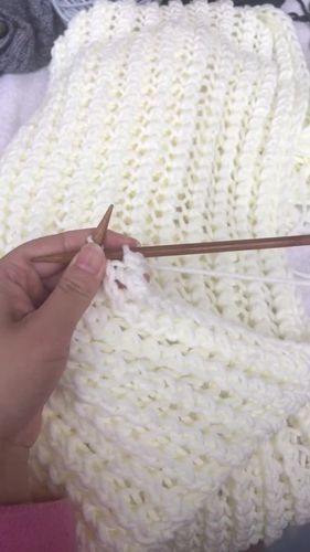 情侣扣围巾收尾,收尾前先织一排上下针.再上下针收尾.敢想敢玩