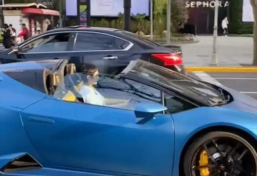 孙俪被疑风口浪尖开兰博基尼跑车 评论区已经吵翻了