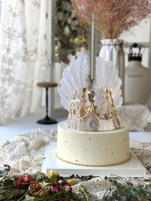 皇冠蛋糕,翅膀蛋糕_蛋糕_美食_美食展示