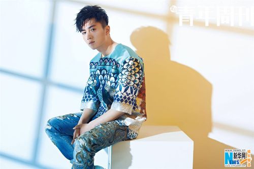 陈晓时尚造型曝光 眼神魅惑演绎多面型男(图)