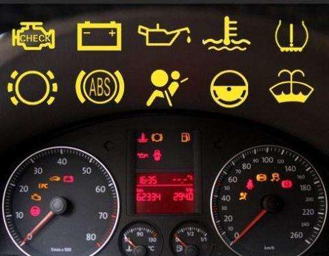 防冻液可以防止寒冷季节停车时冷却液结冰而胀裂散热器和冻坏发动机