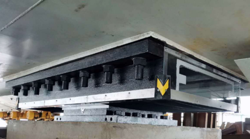 支座防尘罩安装到位