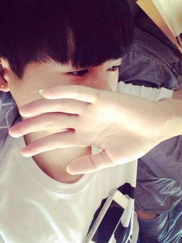 qq图片库 13岁男孩照片帅气真实 今日最新13岁-14岁帅气男生皮肤大图