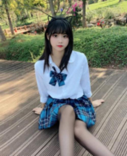 时尚穿搭:时尚的jk小姐姐穿搭