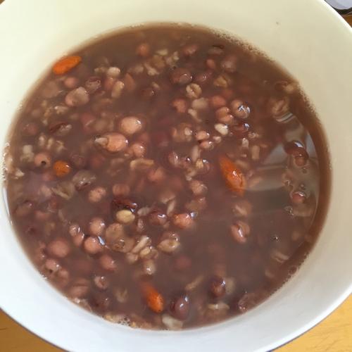 薏米红豆粥
