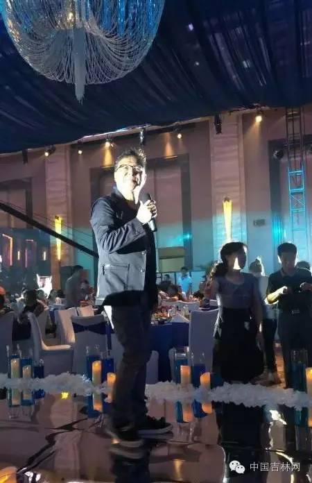 一群"黑社会大哥"现身吉林集体行动