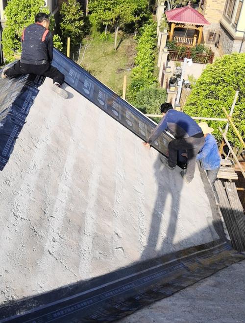 别墅斜顶屋面防水施工怎么做?