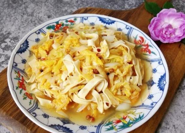 美食精选:红烧咖喱肉,糖醋鹌鹑蛋,娃娃菜美味汤,白菜炒千张