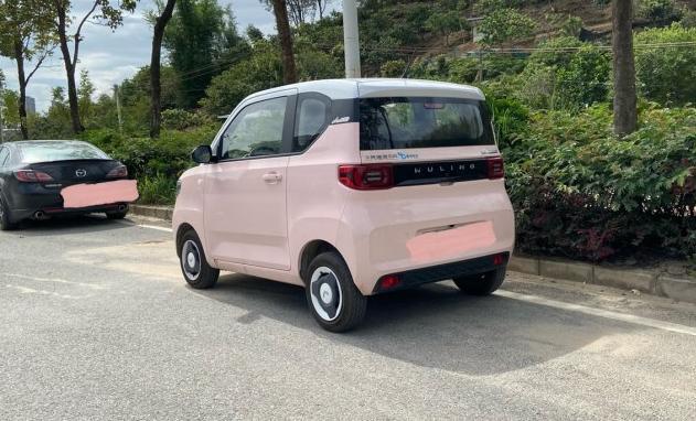 3万多一台五菱宏光miniev马卡龙,漂亮又实用,不加油5分钱一公里