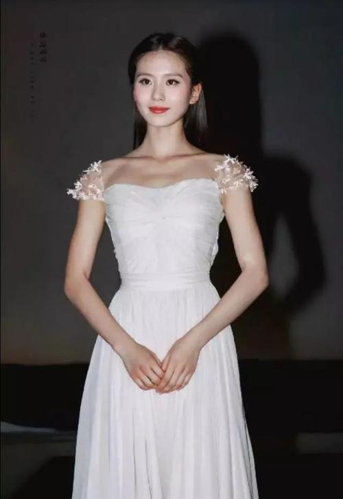 刘诗诗的锁骨,气质,天鹅颈,你羡慕了吗?