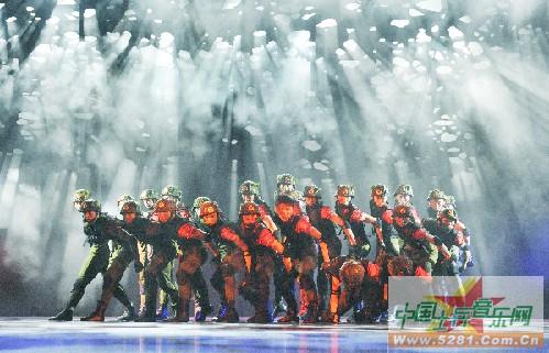 突破n度空间——对军旅舞蹈《红蓝军》的一种诠释