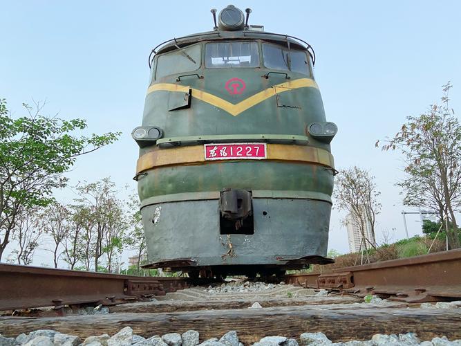 生活 日常 波仔带你游南化铁路旧址,解密东风1227火车头 老铁路,一直
