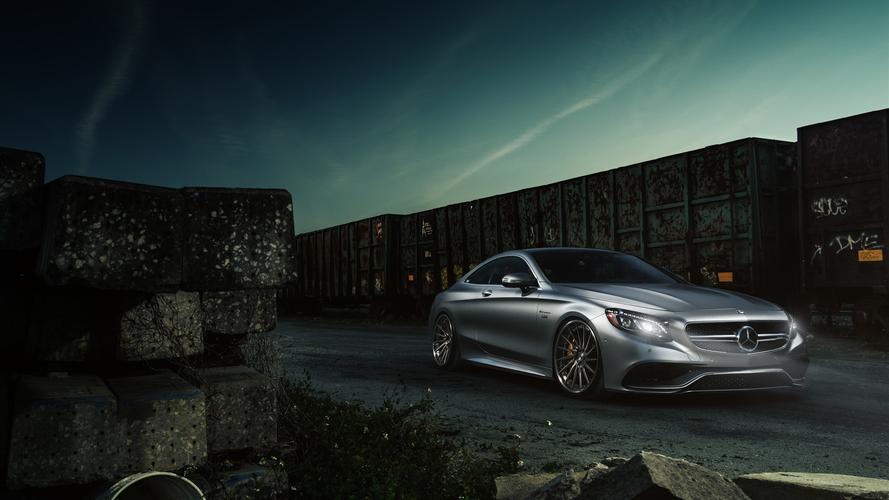 壁纸 梅赛德斯 - 奔驰s63 amg轿跑车银色轿车 2560x