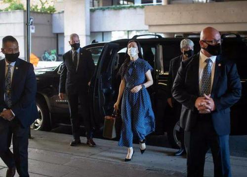 最终审判来临!任正非:孟晚舟是两个大球碰撞中夹缝里的小蚂蚁