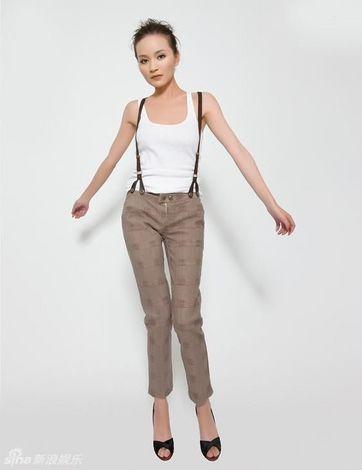 《大女当嫁》"拜金女"孙艺菲春装写真大气硬朗金女