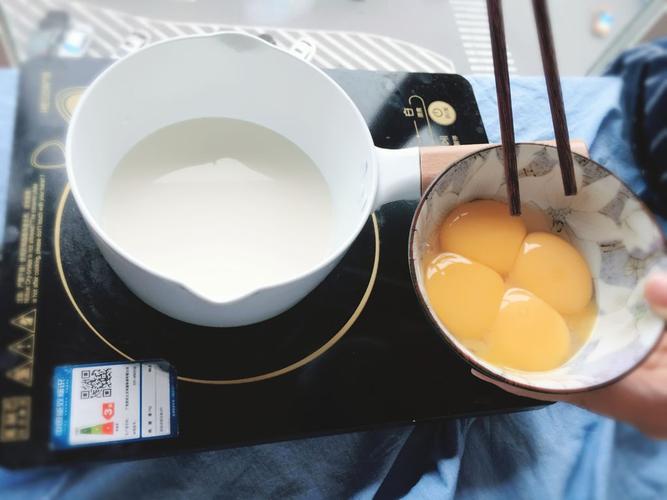 鸡蛋冰淇淋的做法