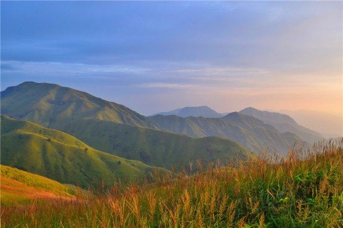 云漫武功山听风吹过草原的声音