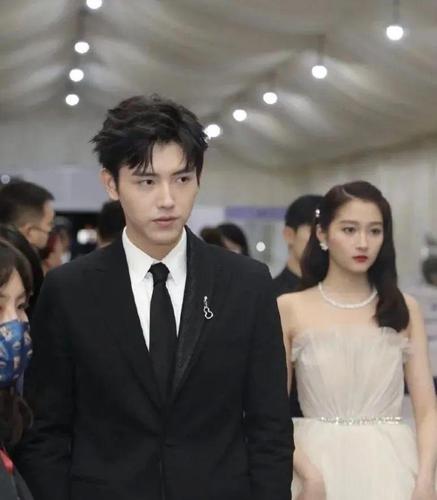 救命,我居然嗑起了关晓彤和陈飞宇