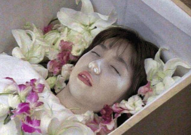 不少人对化妆师给遗体的肛门塞上棉团,这样的操作很不理解.