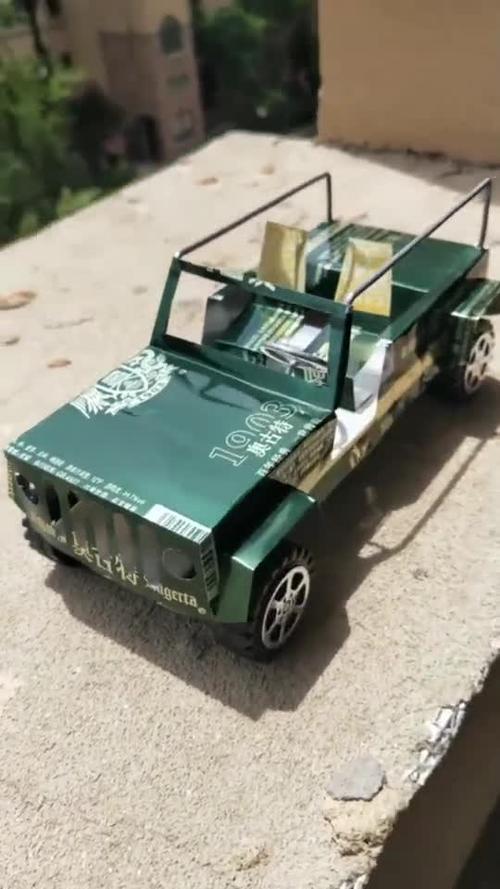 易拉罐制作的越野车