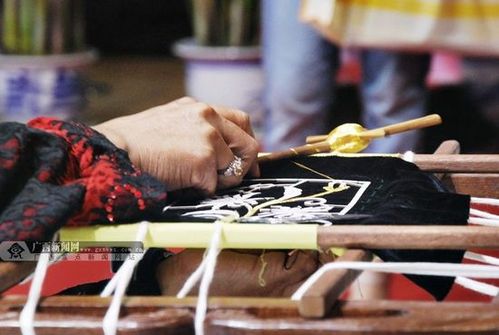 高清:马来西亚传统手工艺刺绣表演(1/4)(组图)