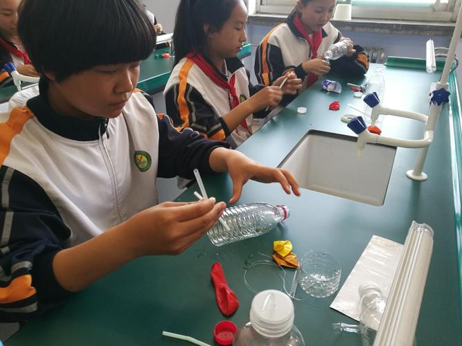 科技小制作—《模拟肺呼吸模型》
