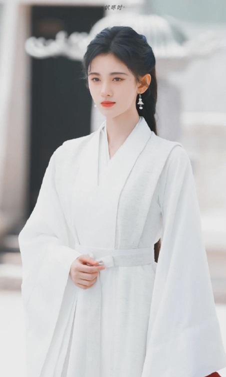 鞠婧祎嘉南传公主华服剧照,期待认真搞副业的姜保宁