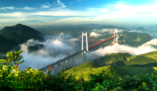 新详细信息       2015年,贵州清水河大桥建成通车,打通贵阳至瓮安的"