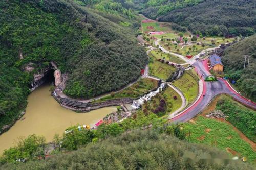 三穗:贵洞溶洞景观"五一"敞迎八方宾客