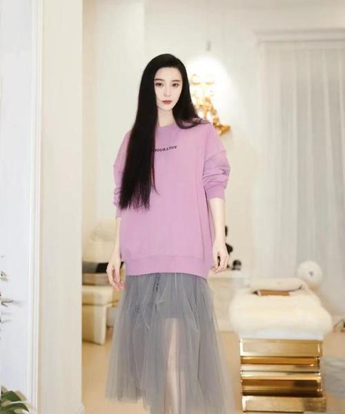 范冰冰太会穿搭了西装百褶裙开叉旗袍颜值又创新高