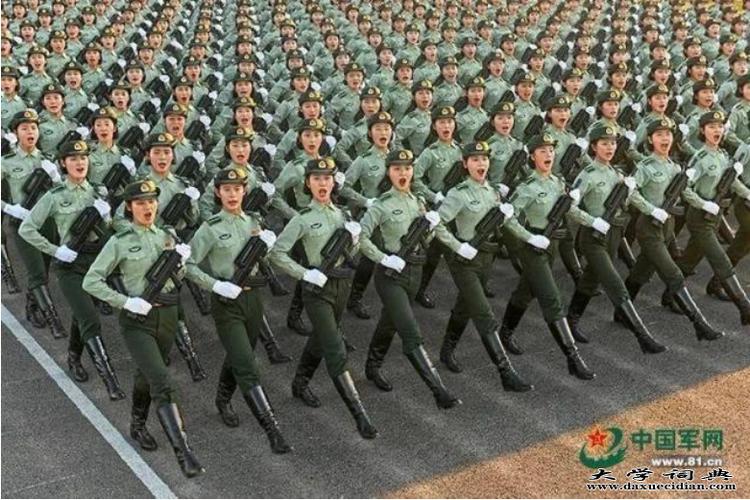 近日,新中国成立70周年阅兵训练场上的女兵方队连番登上热搜,比如"