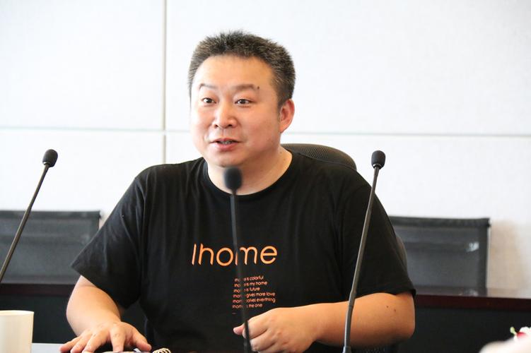 艾佳生活总裁:王翔飞
