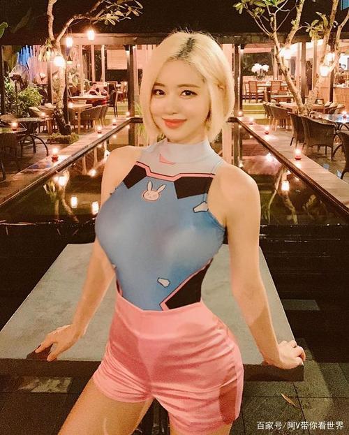 她可是韩国人气最旺的美女dj,生与1988年的她从外表上来看,很多人都看