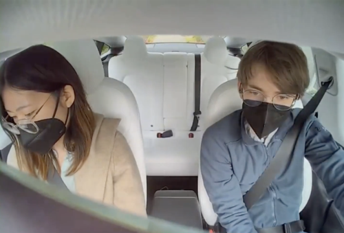 特斯拉车内摄像头视频画面曝光