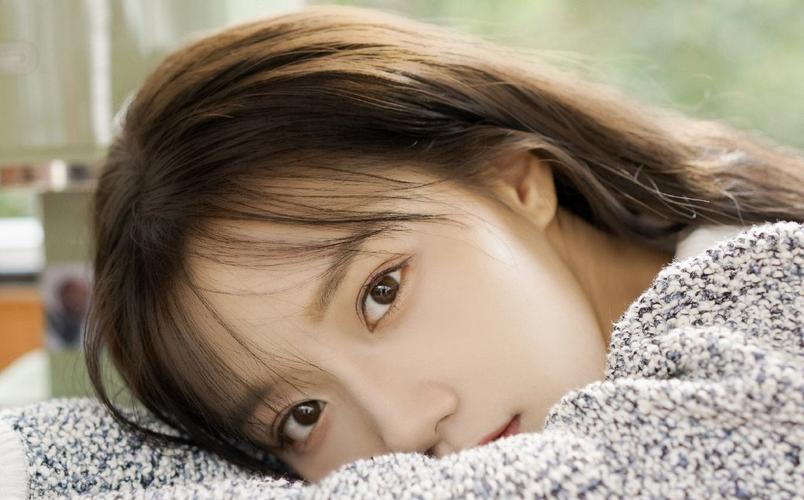 简介:陈意涵清秀甜美写真图片,分享一组陈意涵图片给大家,图中的明星