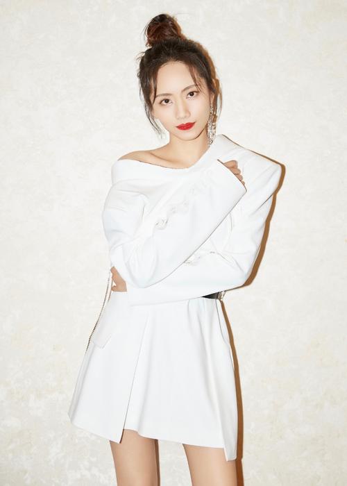 > 刘惜君性感白裙写真图片(6/9)