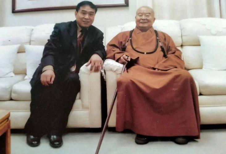 董正义 与国际佛光会世界总会会长,台湾佛光山创始人星云大师 合影